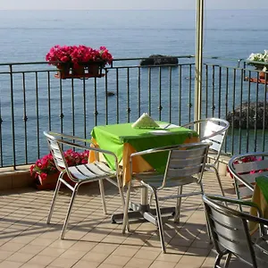 Bed and breakfast Miramare, Giardini-Naxos