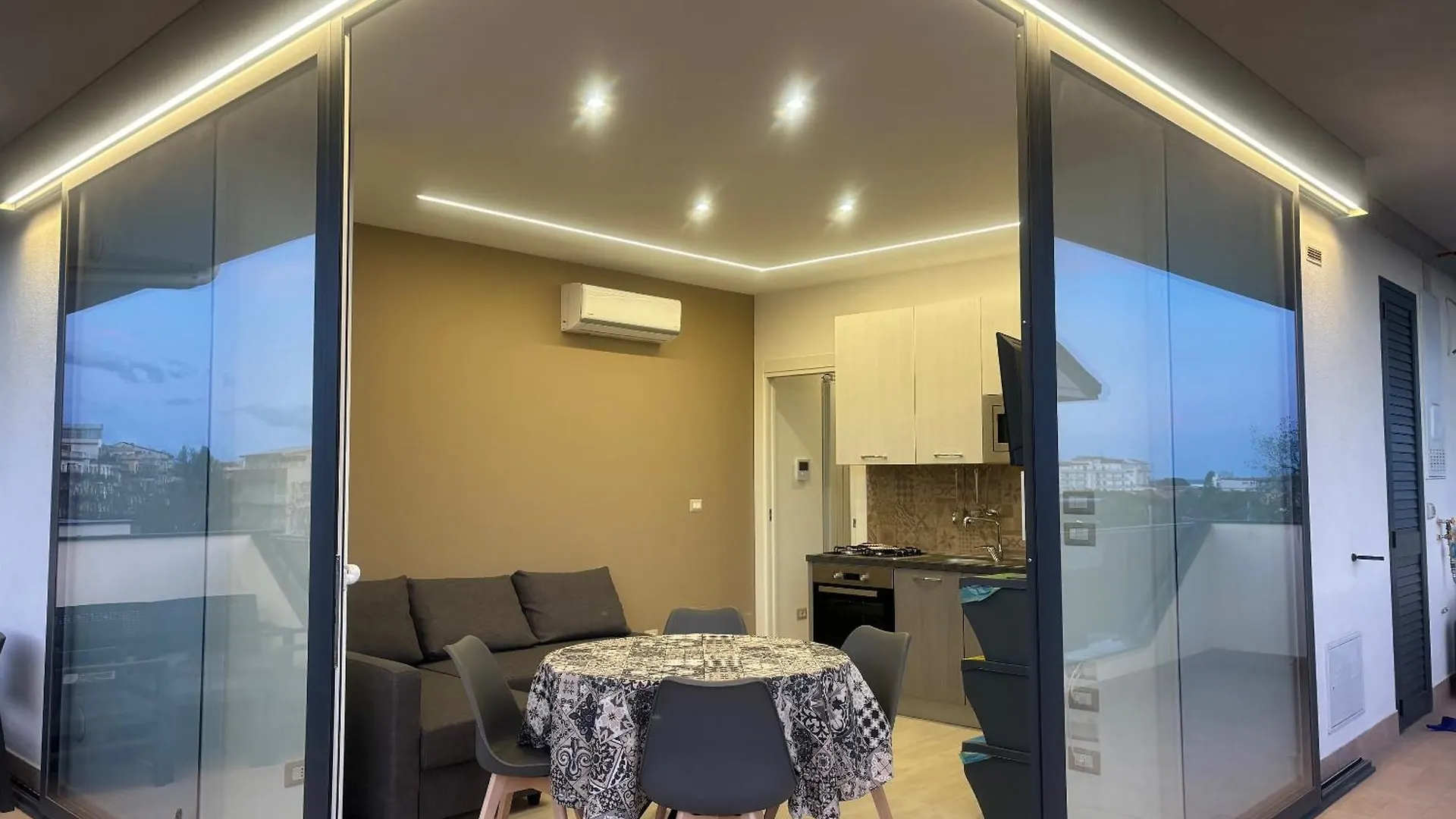 Recanati Chic Apartament -La Maison De La Madame Giardini-Naxos